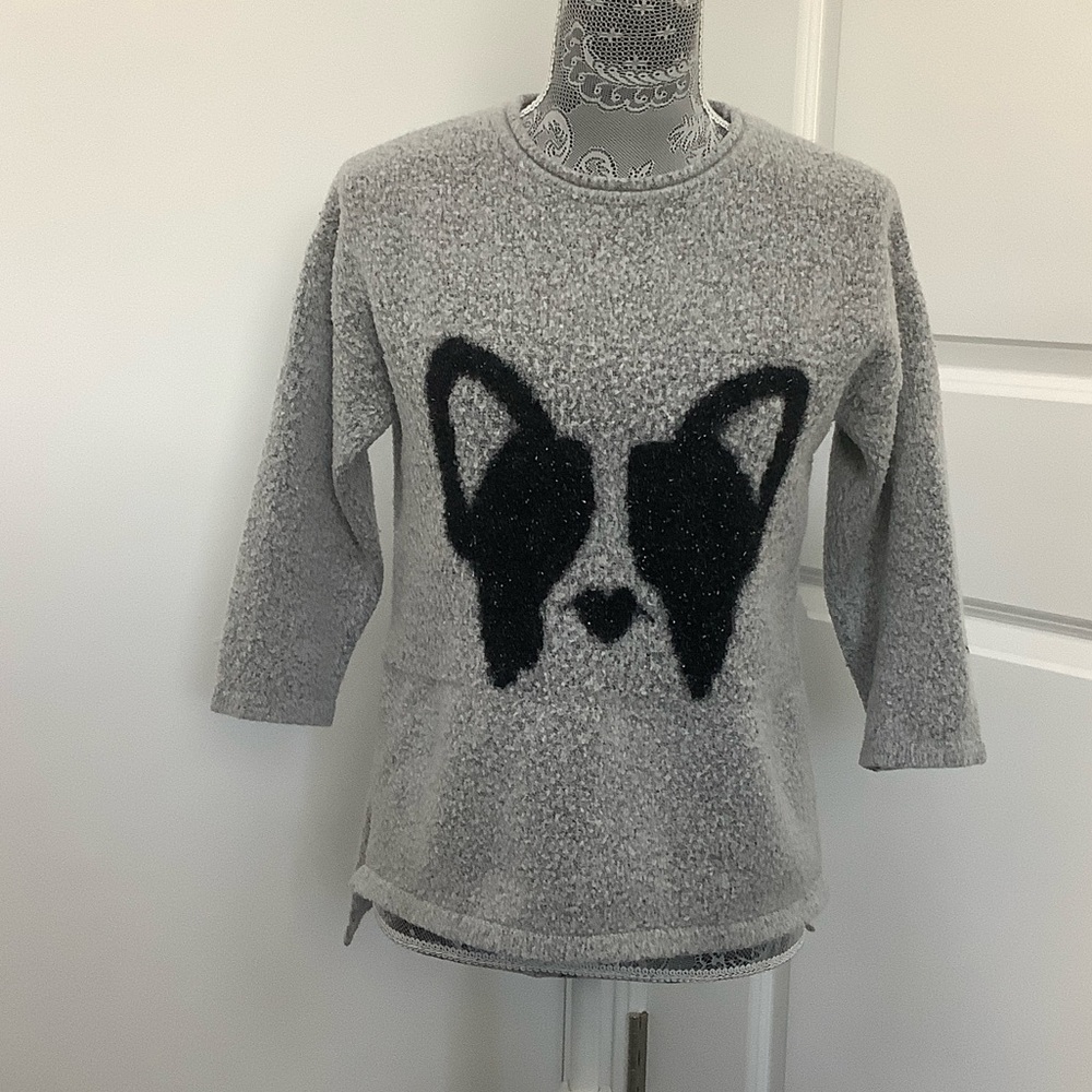 Chic Gray Sweater with Black Design, size S